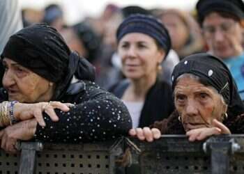 Hundreds commemorate Jewish sage at his tomb in southern Israel