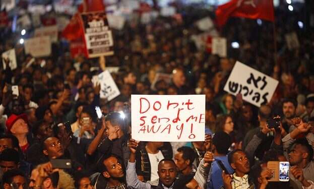 Thousands protest Israel's plan to deport illegal African migrants