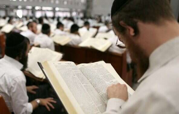 Bill seeks to exempt nonreligious Torah scholars from IDF service