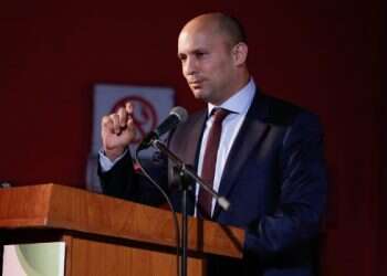 Saudi Arabia wants to develop nuclear weapons, minister warns