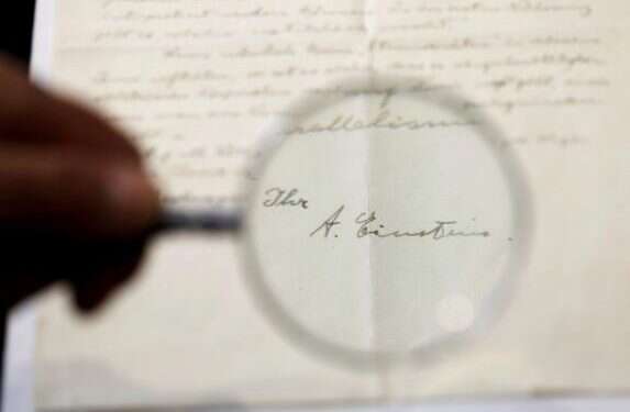 Einstein letters of admiration, advice sell at Jerusalem auction