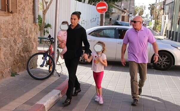 Gal Gadot and her two young daughters 'Wonder Woman' Gal Gadot in Israel for Passover