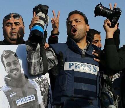 Journalists protest the killing of Yasser Murtaja at the Israel-Gaza border 'Palestinian journalist killed in Gaza protest was a Hamas operative'