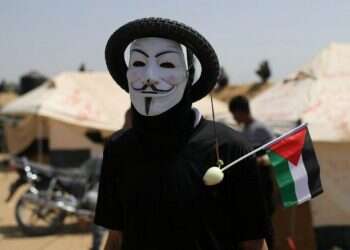 Gazans use homemade masks against Israeli tear gas