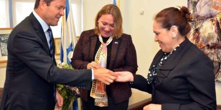 Jerusalem mayor thanks Guatemala for embassy move