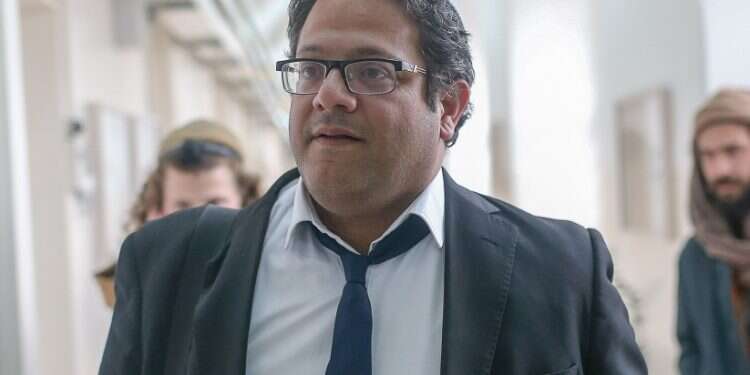 Judge rules Jews can say 'Am Israel chai' on Temple Mount