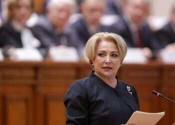 Romanian president calls for prime minister to resign after Israel visit