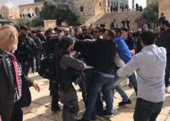 Violence erupts as record number of Jews visit Temple Mount