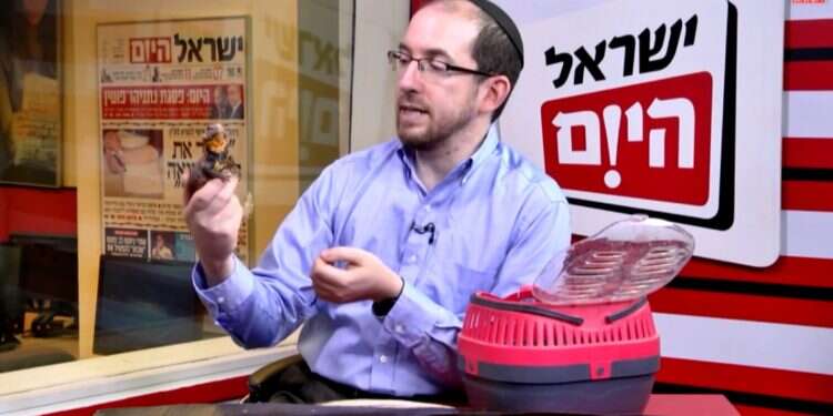 Biblical Museum of Natural History director Rabbi Dr. Natan Slifkin Teaching about the natural world of the Bible