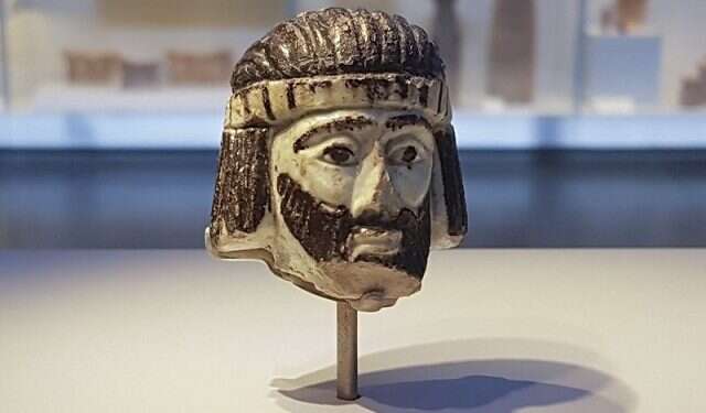 The 3000-year-old king’s head on display at the Israel Museum Sculpted head of mystery biblical king found in Israel