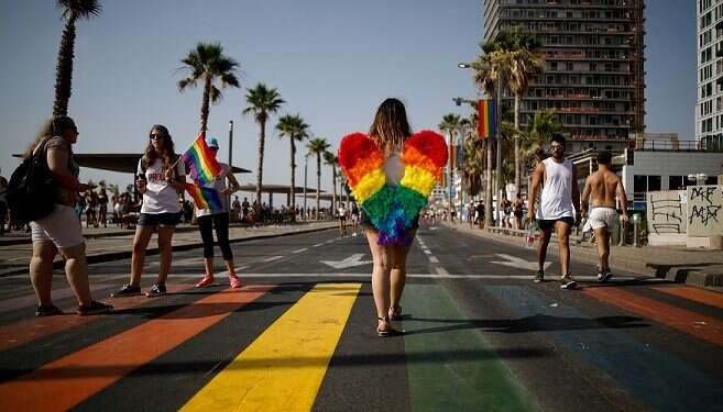 A gay pride parade in Tel Aviv Record 250,000 brave steamy heat for Tel Aviv Gay Pride