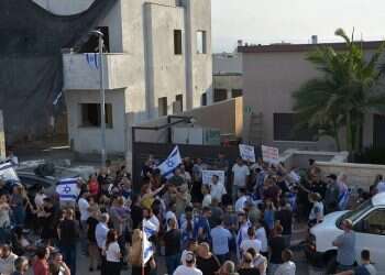 Jewish Afula residents protest against home sales to Arabs