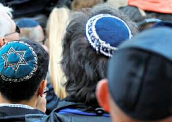 Group of Syrians suspected of assaulting Jewish man in Germany