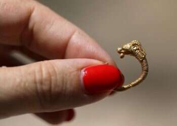 Find of ancient gold earring reflects Greek rule over Jerusalem