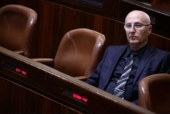 Joint Arab List MK Wael Younis Protesting nation-state law, MK submits resignation letter in Arabic