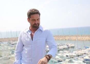 During visit to Israel, actor Gerard Butler says 'may decide to stay'