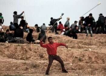 Adhering to fragile truce, Hamas restrains Gaza border protests