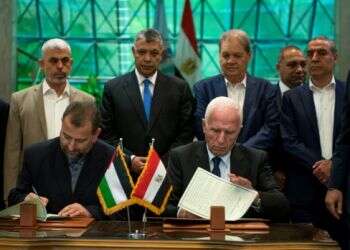 Report: Hamas says it is willing to let PA back into Gaza