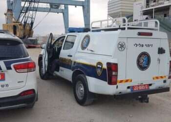 Jordanian worker at Eilat port attacks 2 Israelis with hammer