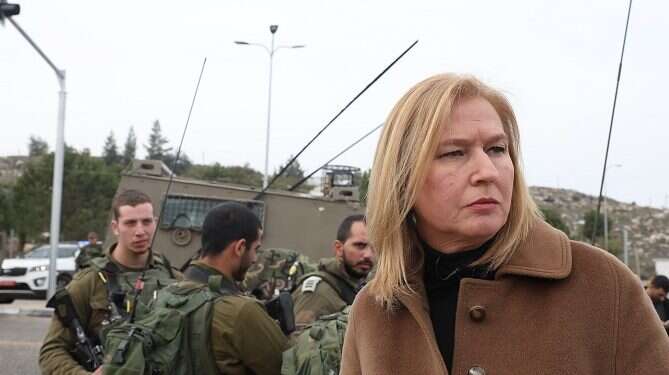 Opposition Leader Tzipi Livni (Zionist Union) during Sunday's tour of Judea and Samaria Samaria mayor blasts opposition leader for 'hating settlers'