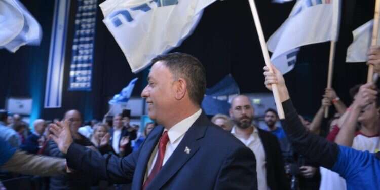 Labor MK: Party leader Gabbay can be ousted against his will