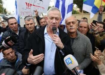 Right attacks Gantz after he makes first political statement