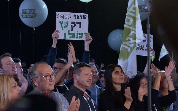 Gantz's first speech gives him huge boost in election polls