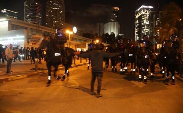 Dozens arrested as Ethiopian Israelis demonstrate against police brutality