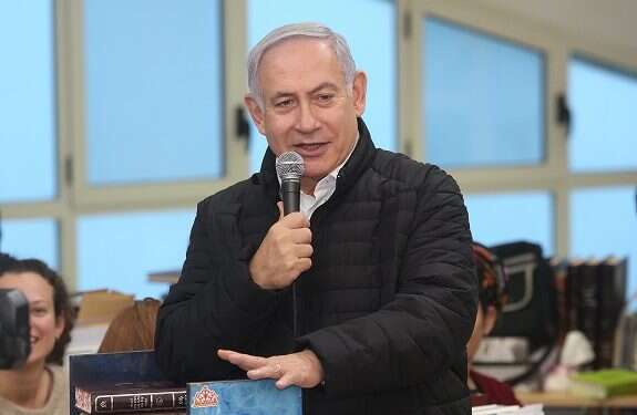 Israel Hayom-i24NEWS poll: 28 seats for Likud, 19 for Gantz