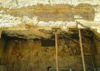 Exclusive: Israel, France in secret talks over access to ancient tombs