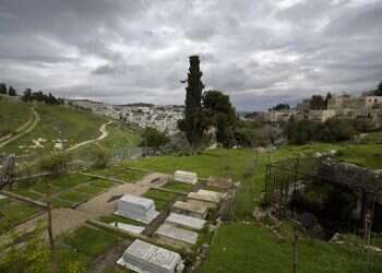 Karaite sect joins protest against Jerusalem cable car project
