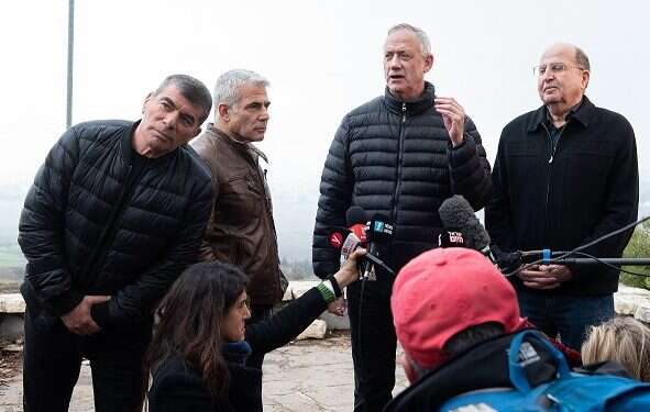 Analysis: A blue and white mess