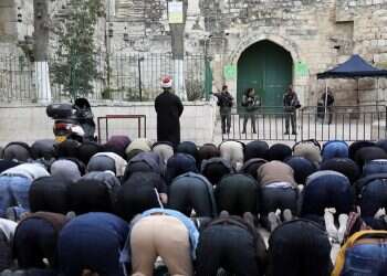 Police shutter Temple Mount after Palestinian firebombing