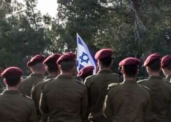 After paratroopers turn backs on female instructor, IDF admits error