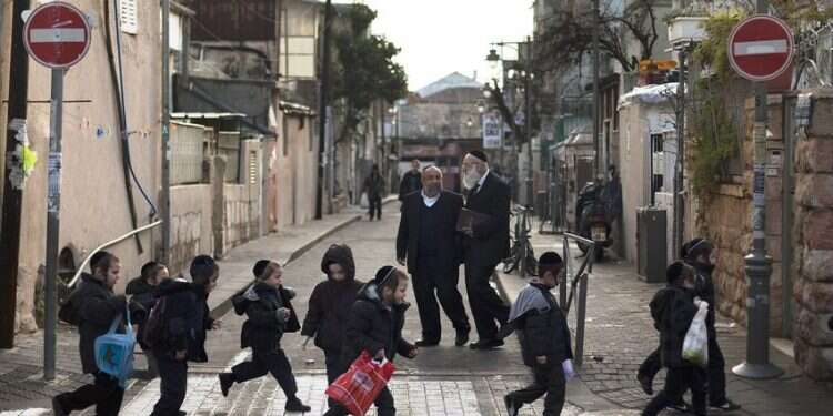 Jerusalem municipality manual advises keeping minorities out of kindergartens