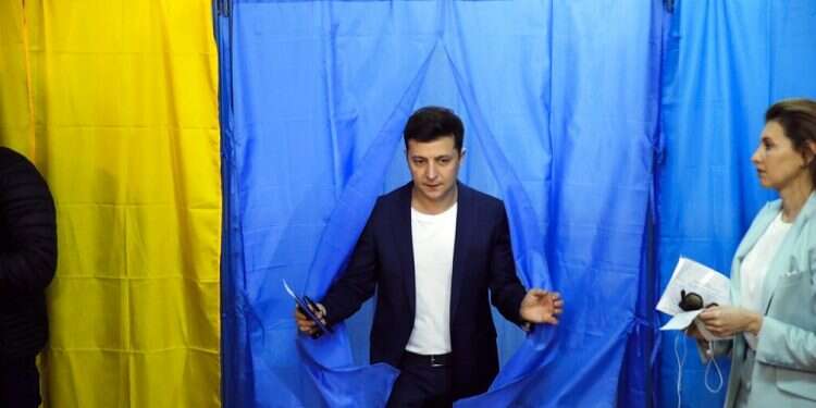 Jewish comedian poised to clinch Ukraine presidential election