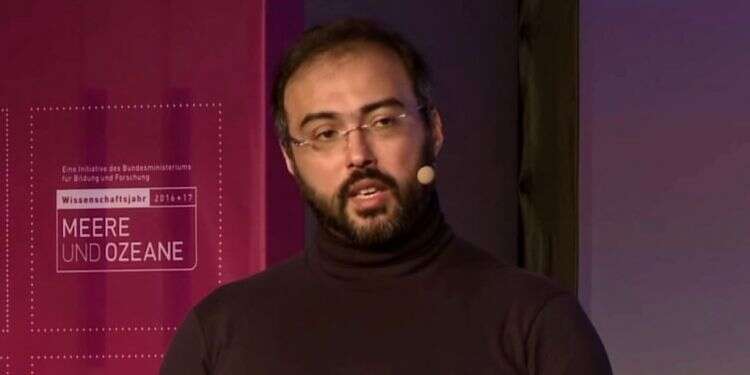 Report: Arab activist under threat after investigating blackmail of Jeff Bezos