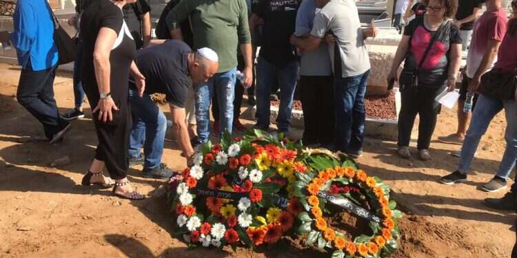 Hundreds defy IDF orders to attend funeral of rocket strike victim