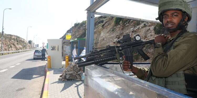 Smartwatches to help IDF troops locate terrorists in time