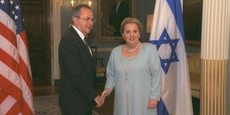 Israel Hayom to honor late Defense Minister Moshe Arens at conference this week