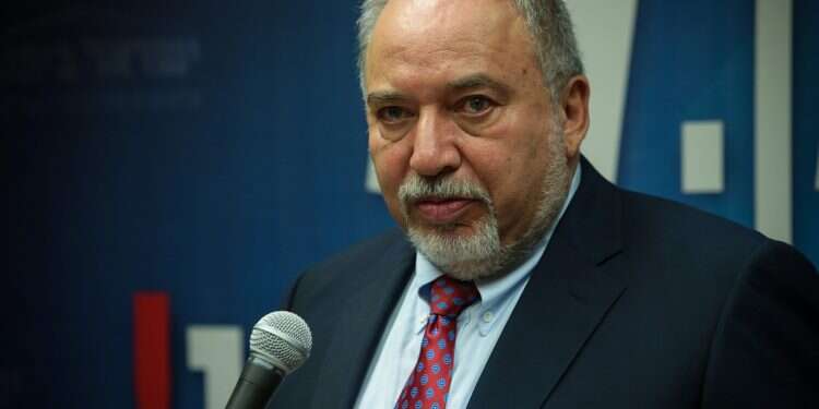 Lieberman: Netanyahu will form minority government with Arab factions