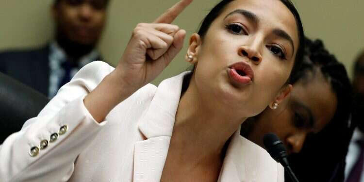 Holocaust survivor: Ocasio-Cortez should be removed from Congress