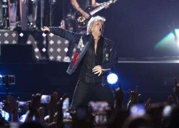 Back in a blaze of glory, Bon Jovi rocks Tel Aviv
