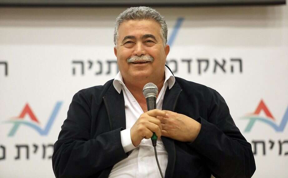 Out with the new, in with the old: Amir Peretz is Labor leader again