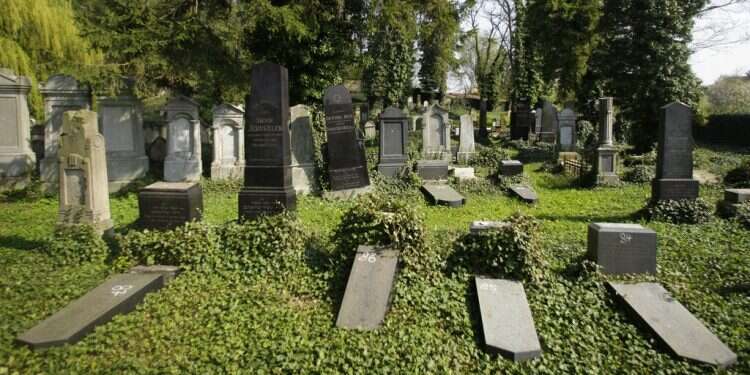 New report finds anti-Semitism on the rise in Czech Republic