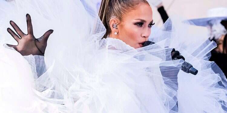 Pop diva Jennifer Lopez lands in Israel!