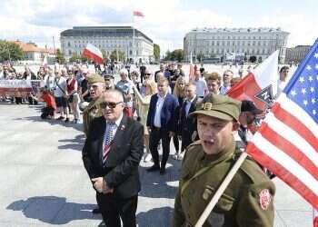 Poland honors underground group that collaborated with Nazis