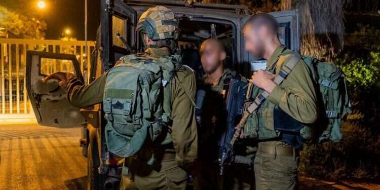 4 IDF soldiers removed from combat duty following probe into border breach