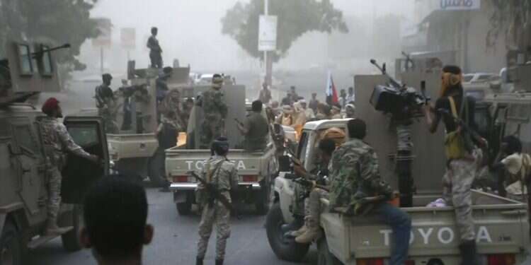 Saudi Arabia backs exiled Yemen leader after separatists seize Aden