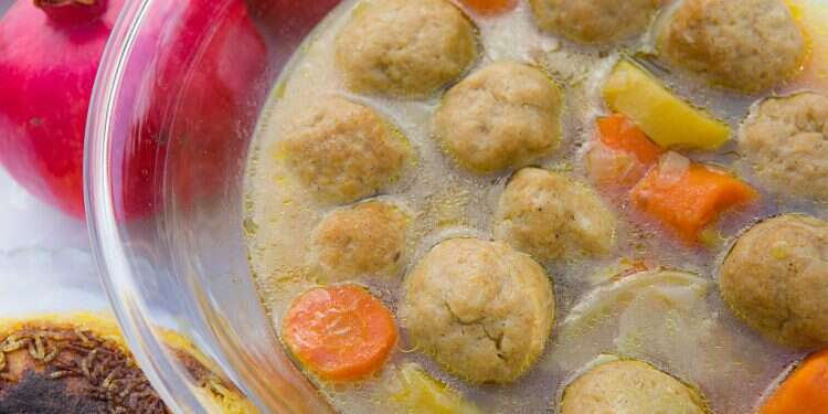 Thousands of food packages distributed ahead of Rosh Hashanah by interfaith group